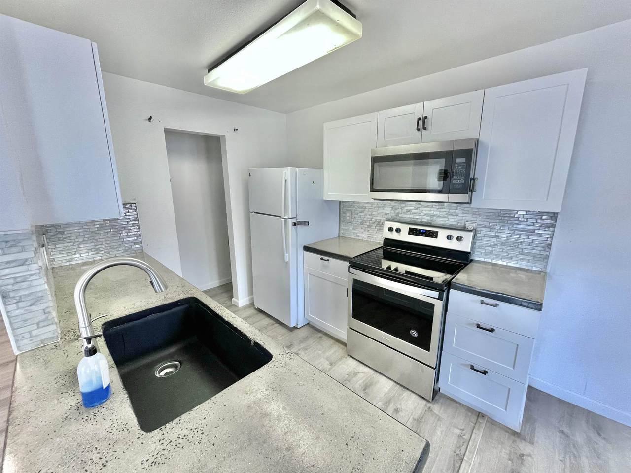 72 Kopi Ln - Photo 1