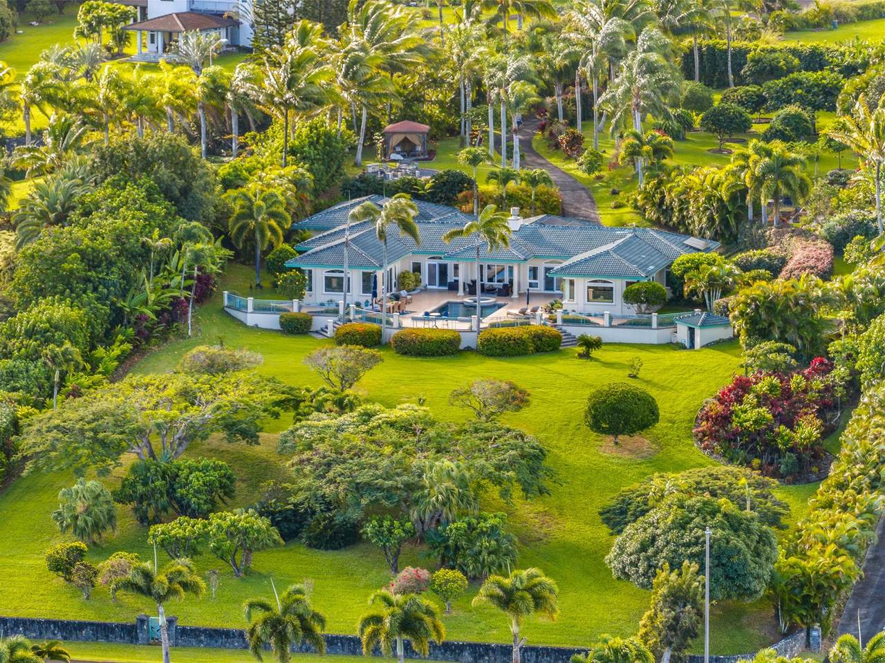 https://bt-photos.global.ssl.fastly.net/maui/1280_boomver_1_404451-2.jpg