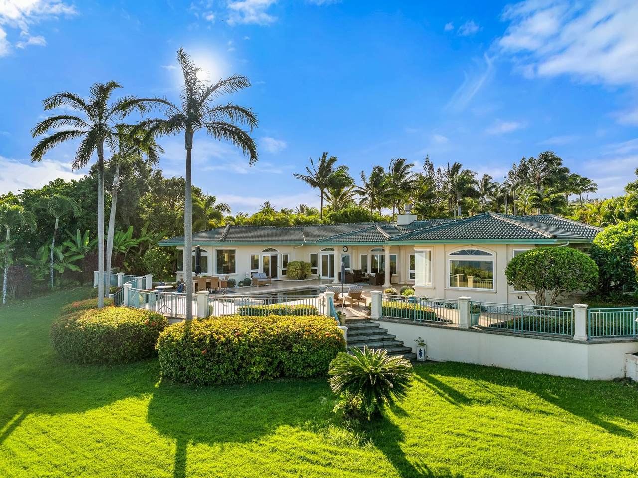 https://bt-photos.global.ssl.fastly.net/maui/1280_boomver_1_404451-2.jpg