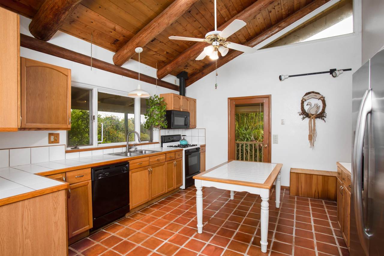 https://bt-photos.global.ssl.fastly.net/maui/1280_boomver_1_406265-2.jpg