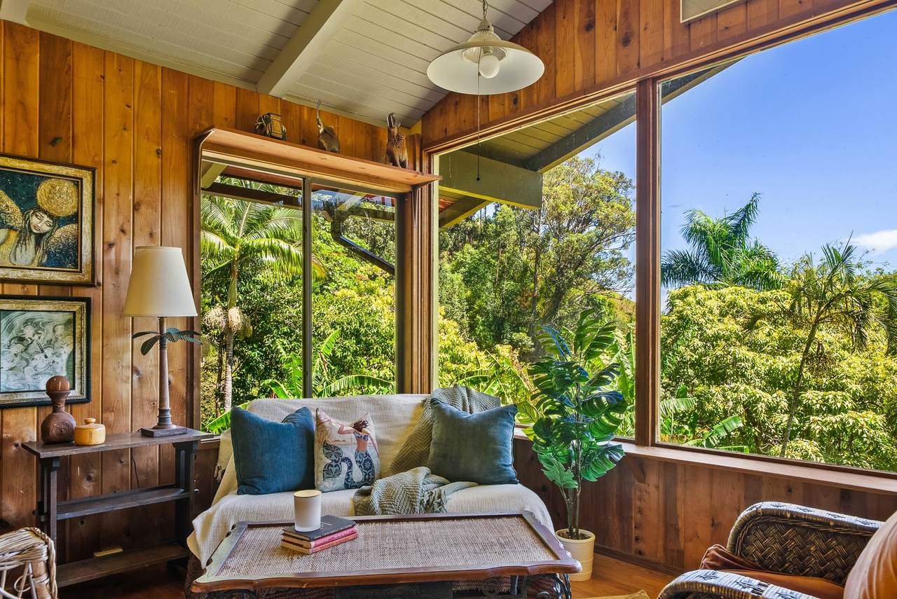 https://bt-photos.global.ssl.fastly.net/maui/1280_boomver_4_406950-2.jpg