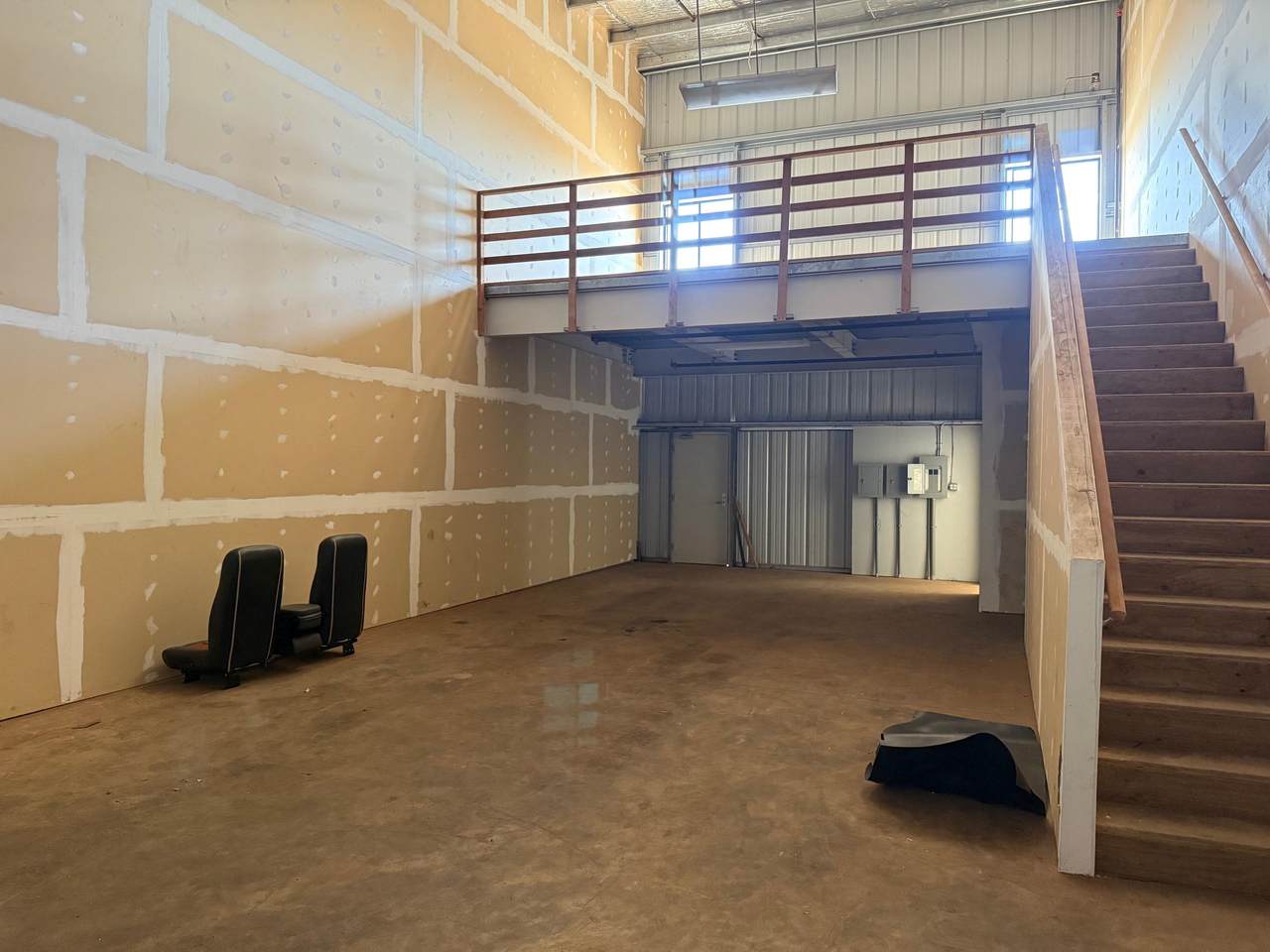 178 Kupuohi St - Photo 1