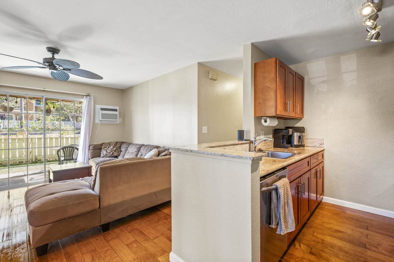 140 Uwapo Rd - Photo 1