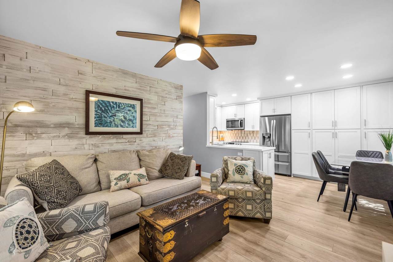 140 Uwapo Rd - Photo 1