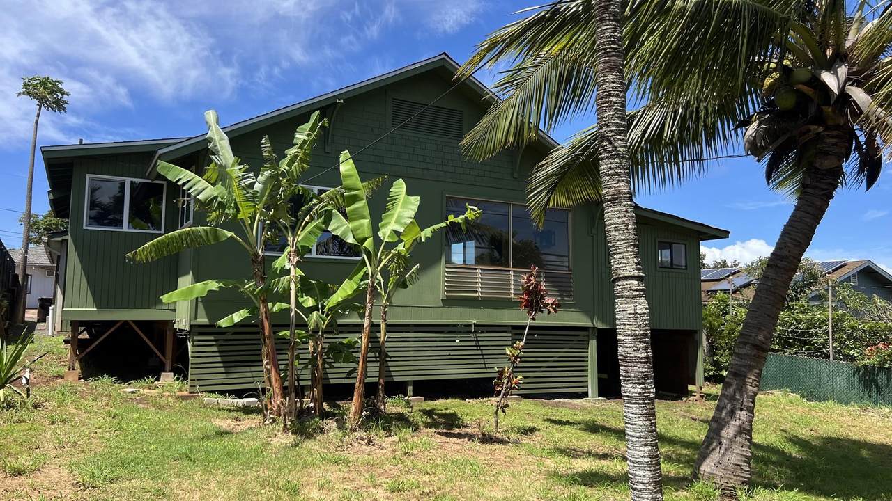 579 Kuanana St - Photo 1