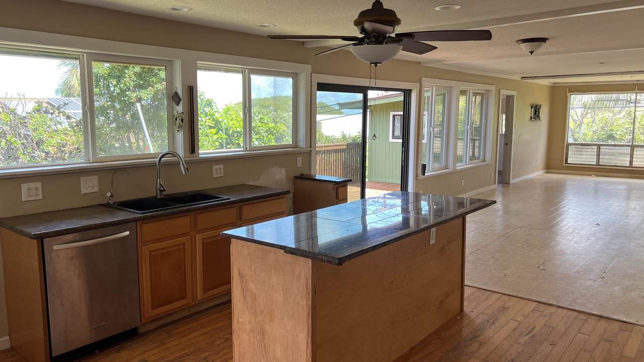 https://bt-photos.global.ssl.fastly.net/maui/1280_boomver_1_409379-2.jpg