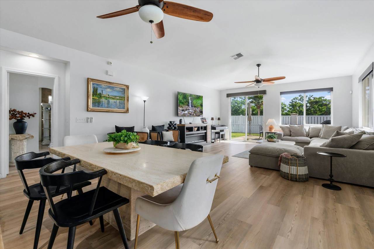 https://bt-photos.global.ssl.fastly.net/maui/1280_boomver_1_409436-2.jpg