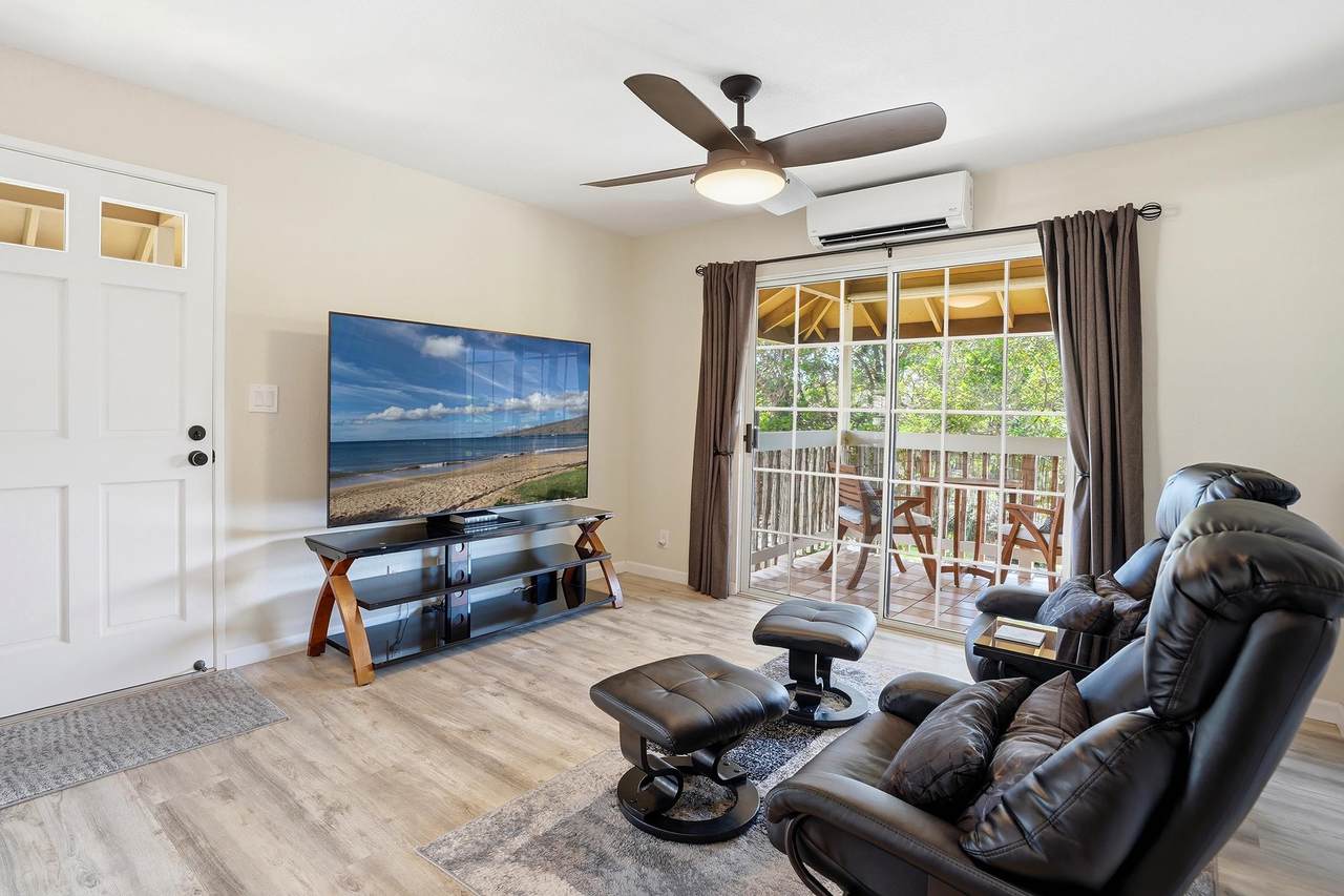 140 Uwapo Rd - Photo 1
