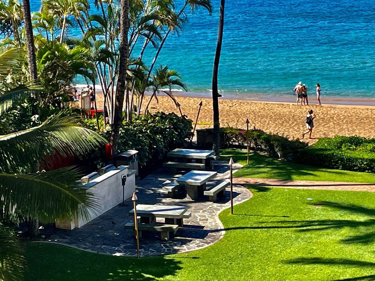https://bt-photos.global.ssl.fastly.net/maui/1280_boomver_1_409464-2.jpg