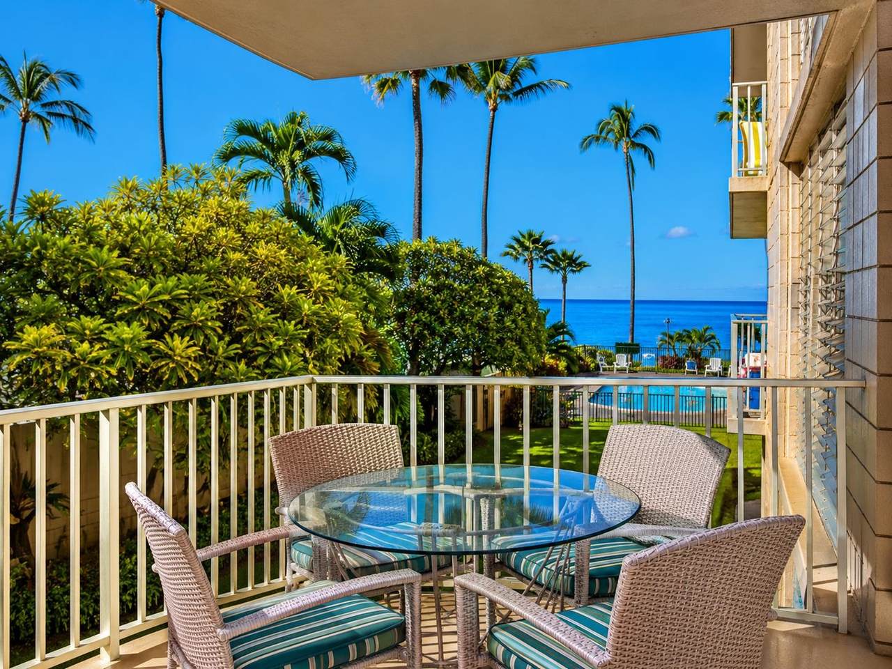 https://bt-photos.global.ssl.fastly.net/maui/1280_boomver_1_409683-2.jpg