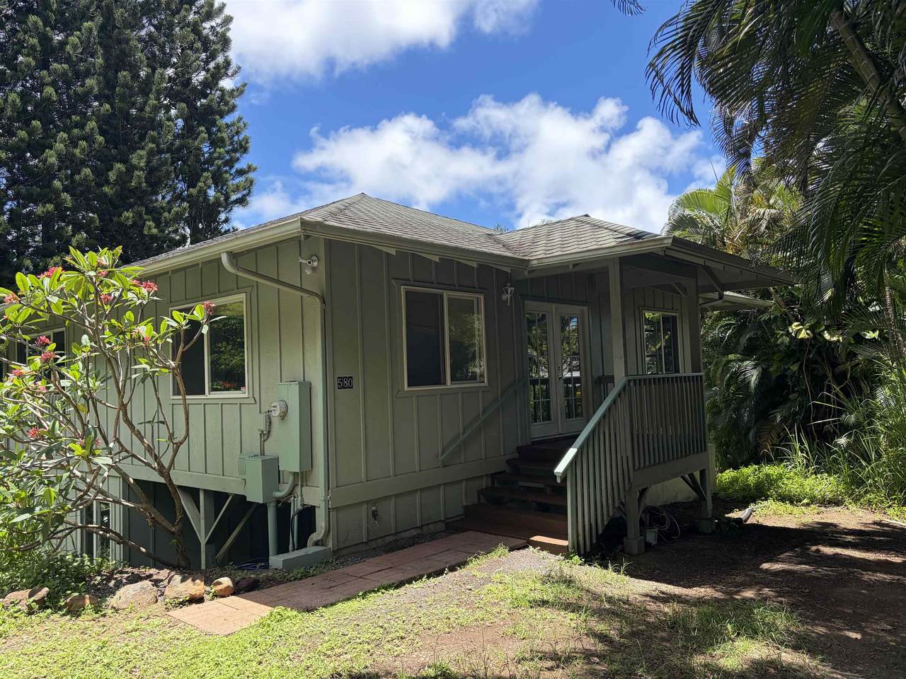 580 W Kuiaha Rd - Photo 1