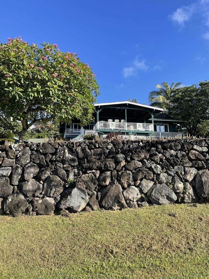 https://bt-photos.global.ssl.fastly.net/maui/1280_boomver_1_410046-2.jpg