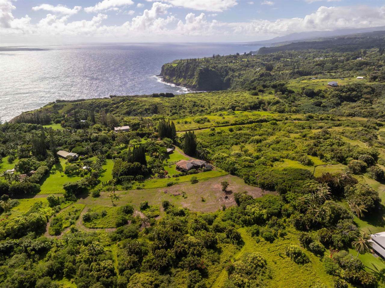 https://bt-photos.global.ssl.fastly.net/maui/1280_boomver_1_410192-2.jpg