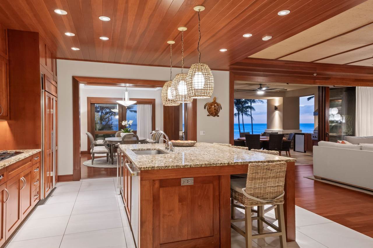 https://bt-photos.global.ssl.fastly.net/maui/1280_boomver_1_410194-2.jpg