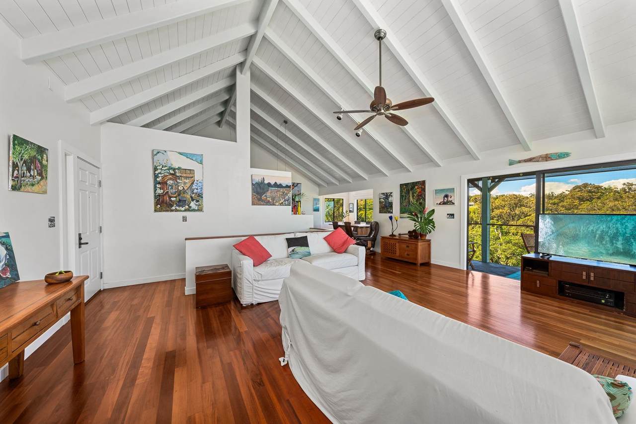 https://bt-photos.global.ssl.fastly.net/maui/1280_boomver_1_410312-2.jpg
