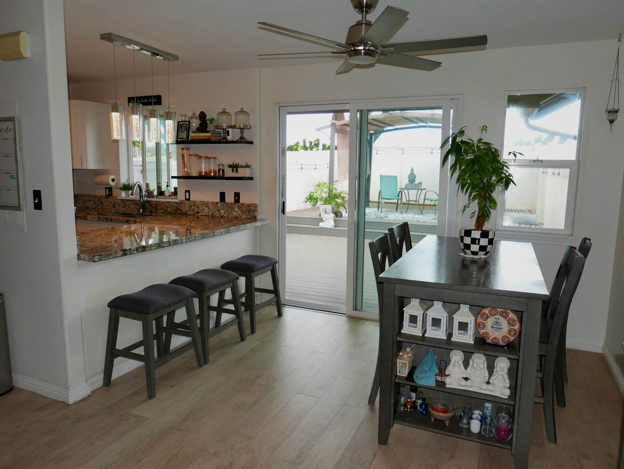 633 Meakanu Ln - Photo 1
