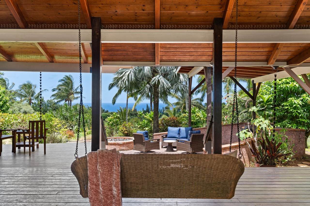 https://bt-photos.global.ssl.fastly.net/maui/1280_boomver_2_410687-2.jpg