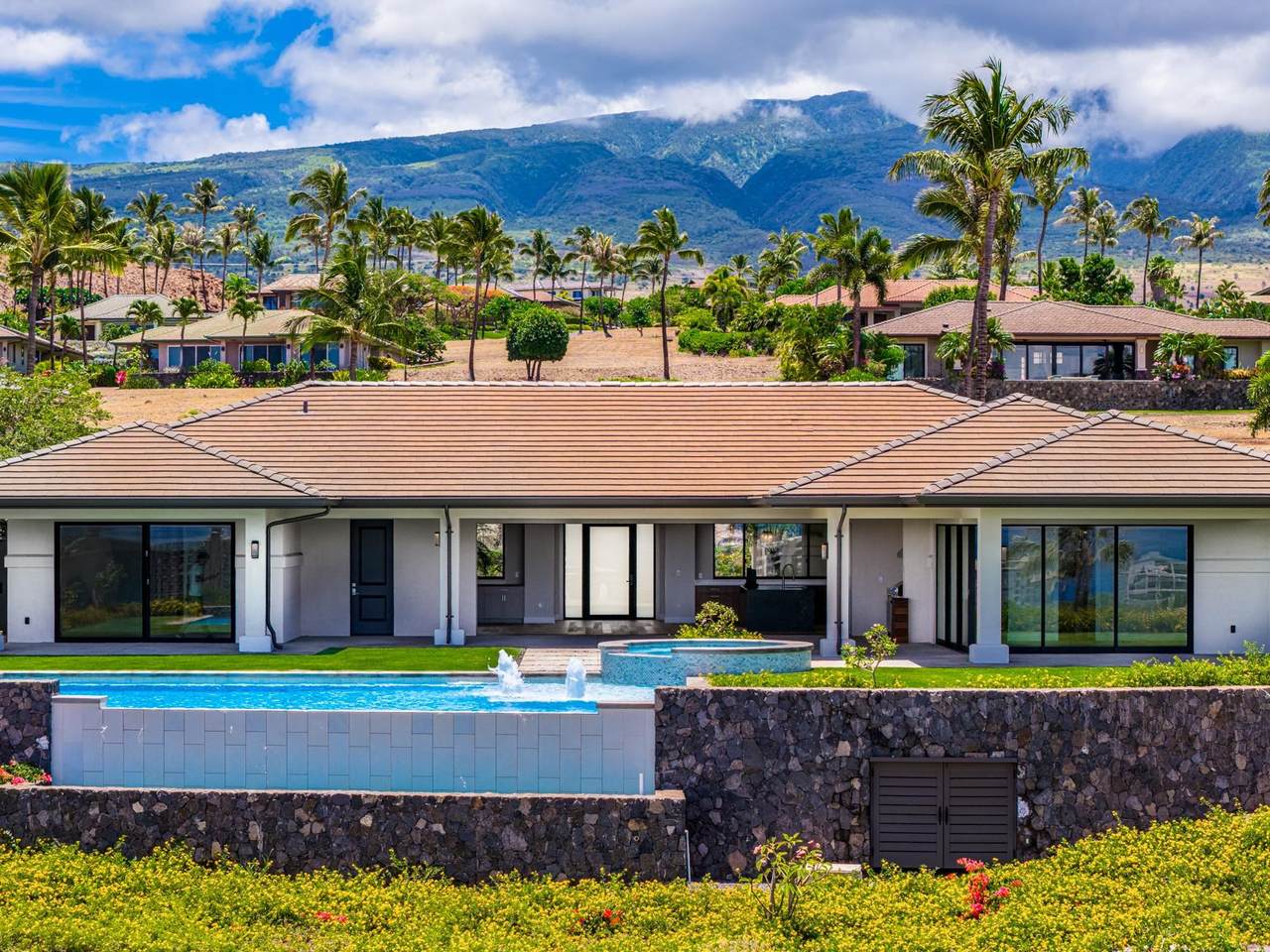 https://bt-photos.global.ssl.fastly.net/maui/1280_boomver_2_406460-2.jpg