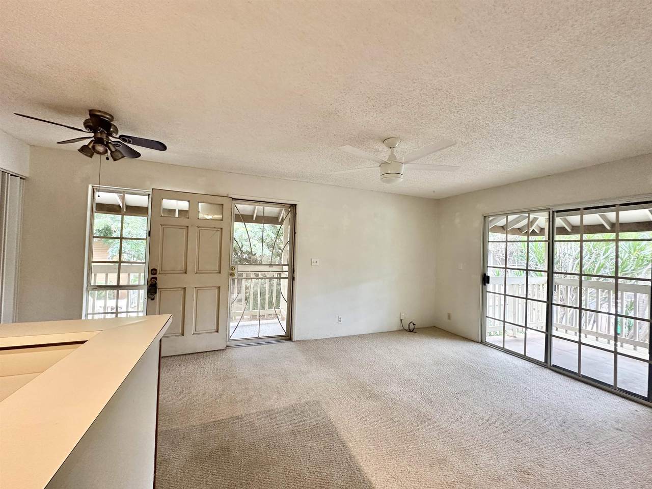 140 Uwapo Rd - Photo 1