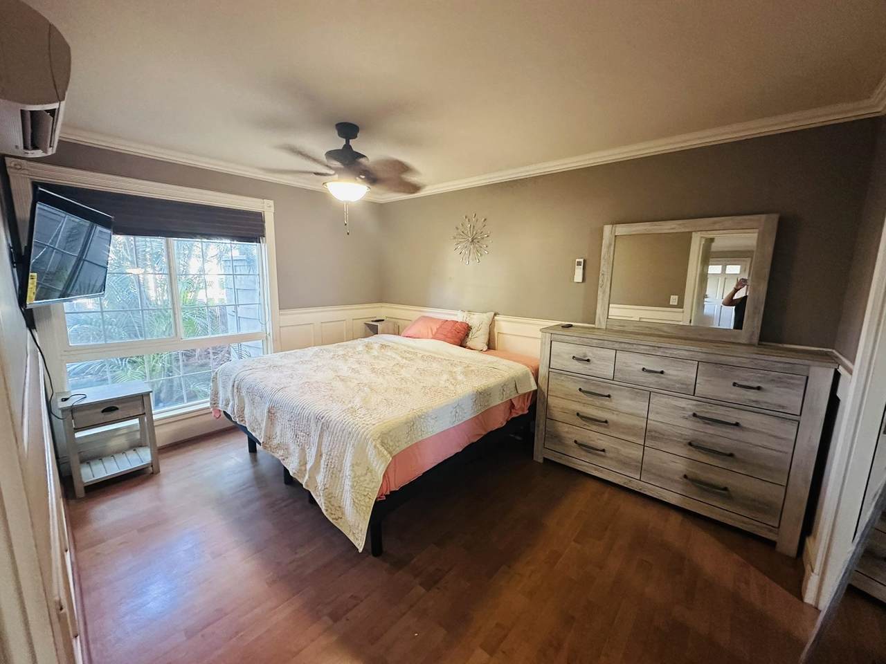 140 Uwapo Rd - Photo 1