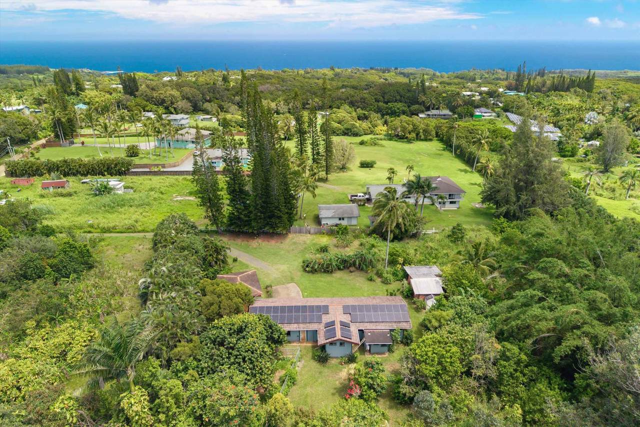 https://bt-photos.global.ssl.fastly.net/maui/1280_boomver_2_409390-2.jpg