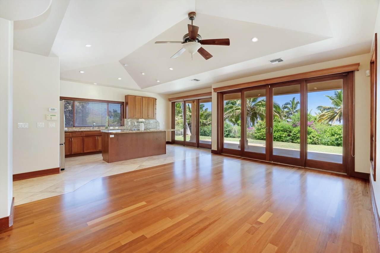 https://bt-photos.global.ssl.fastly.net/maui/1280_boomver_2_409760-2.jpg