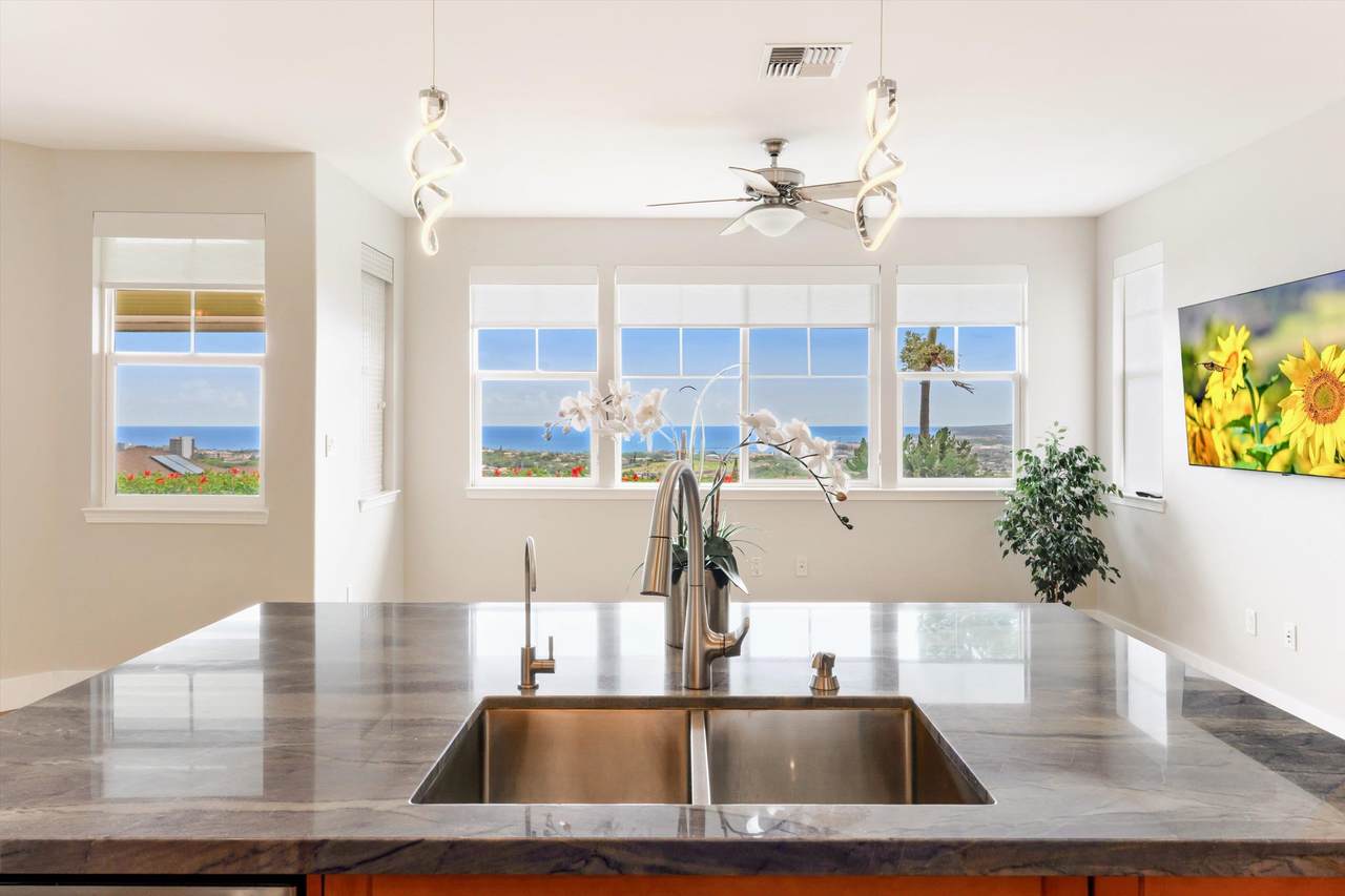https://bt-photos.global.ssl.fastly.net/maui/1280_boomver_2_410458-2.jpg