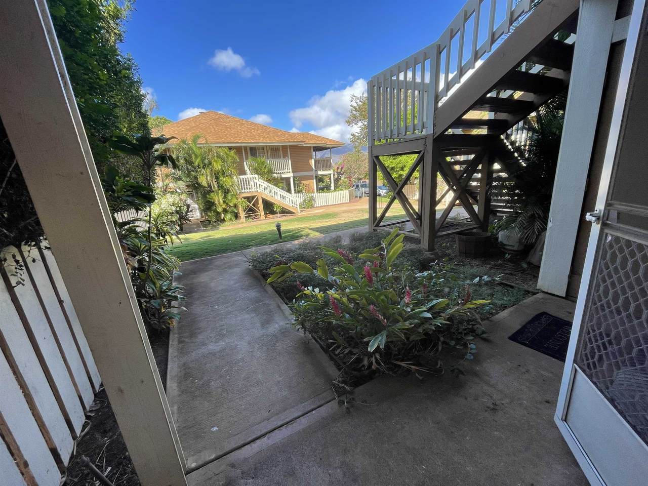 140 Uwapo Rd - Photo 1