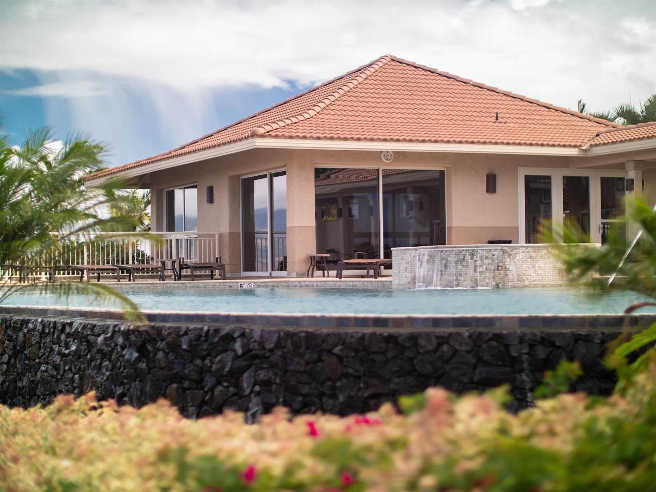 https://bt-photos.global.ssl.fastly.net/maui/1280_boomver_3_408082-2.jpg