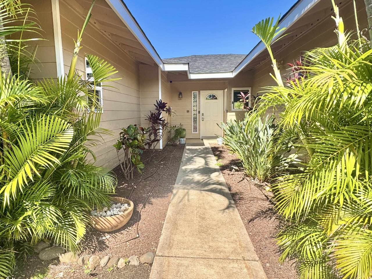 https://bt-photos.global.ssl.fastly.net/maui/1280_boomver_3_409342-2.jpg