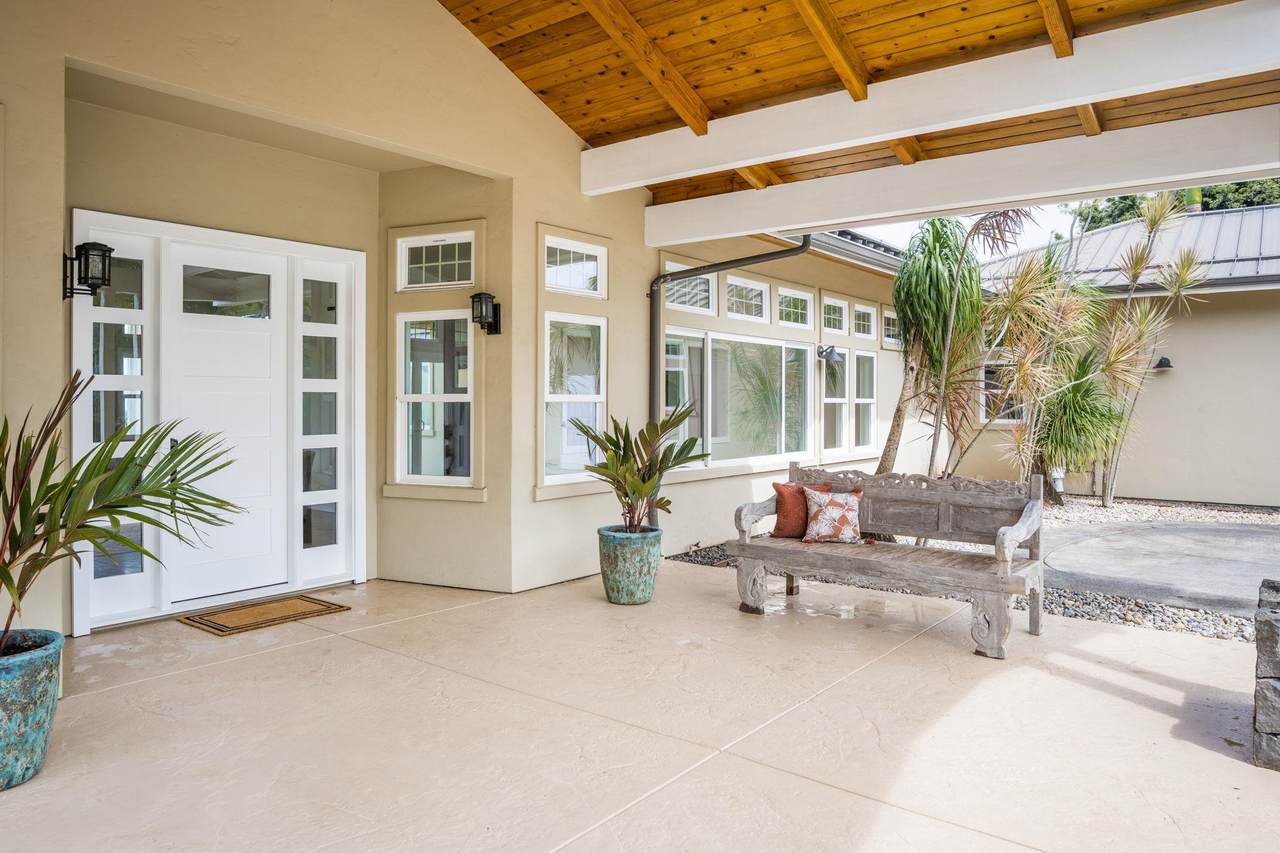 https://bt-photos.global.ssl.fastly.net/maui/1280_boomver_4_405239-2.jpg