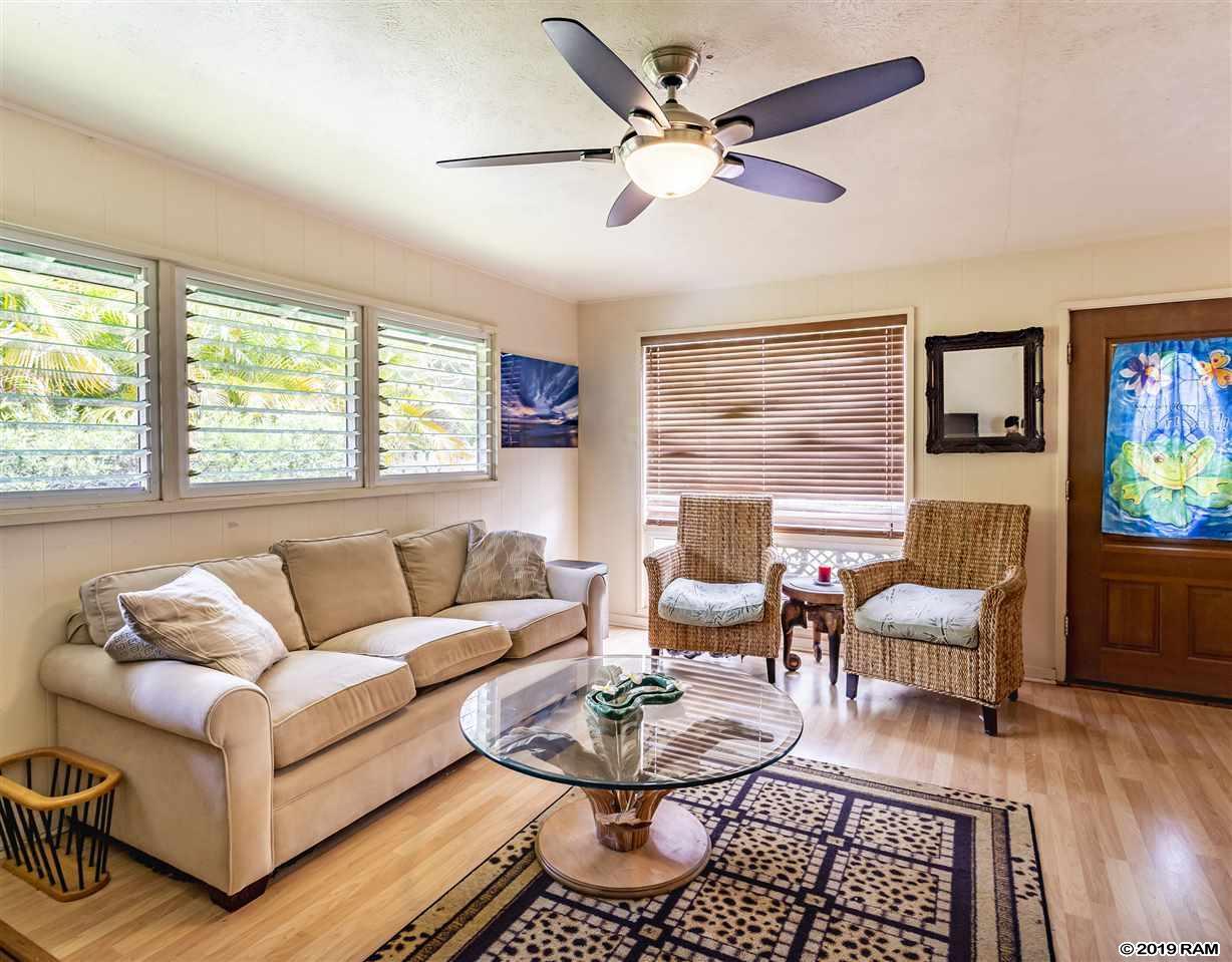 230 Nalani St - Photo 1