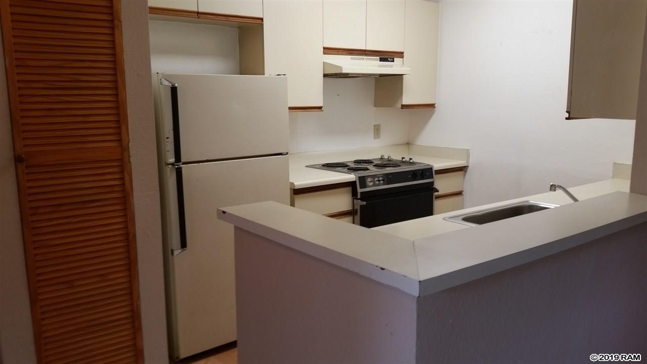140 Uwapo Rd - Photo 1