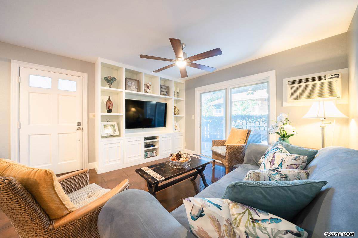 140 Uwapo Rd - Photo 1