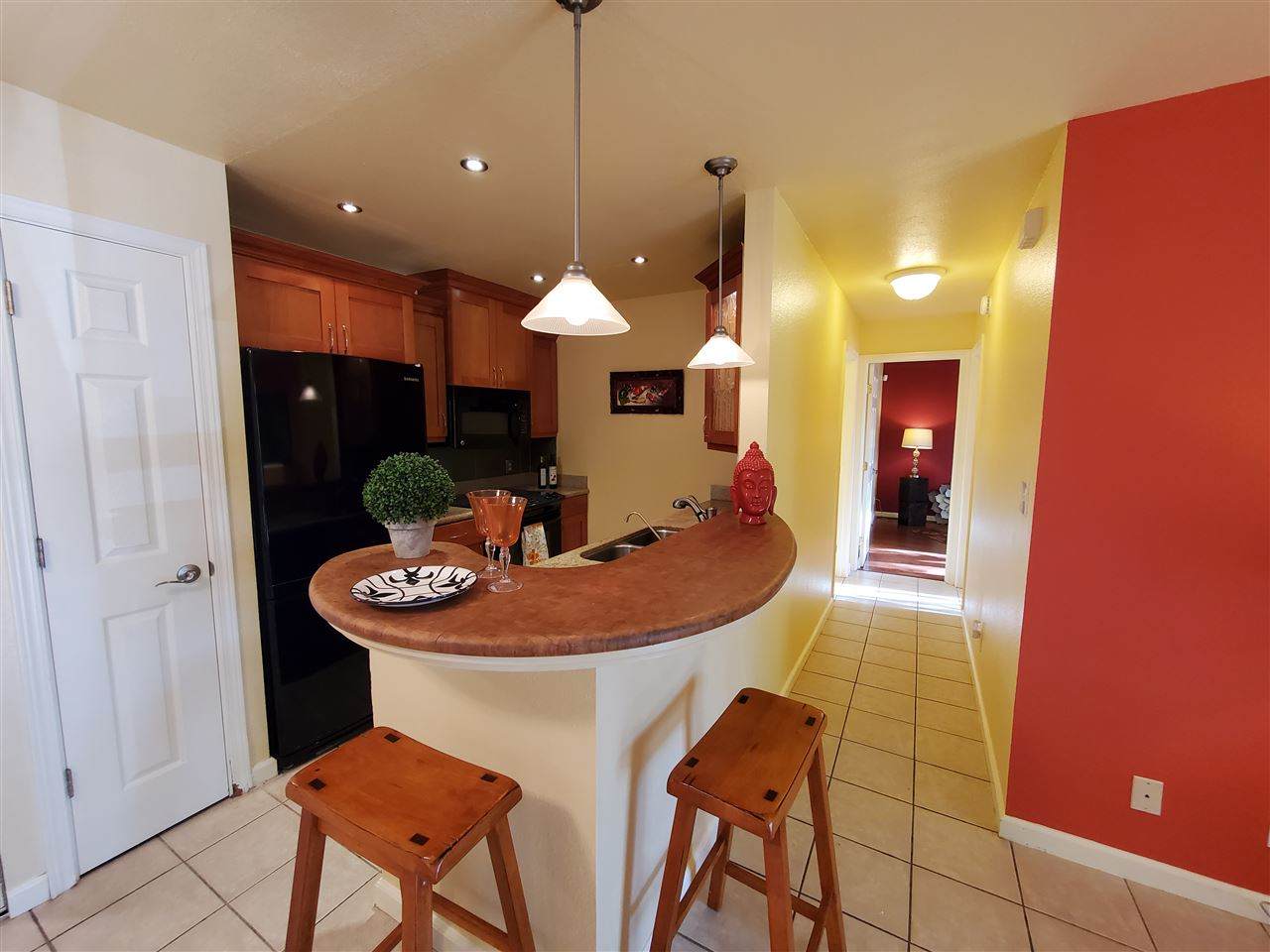 140 Uwapo Rd - Photo 1