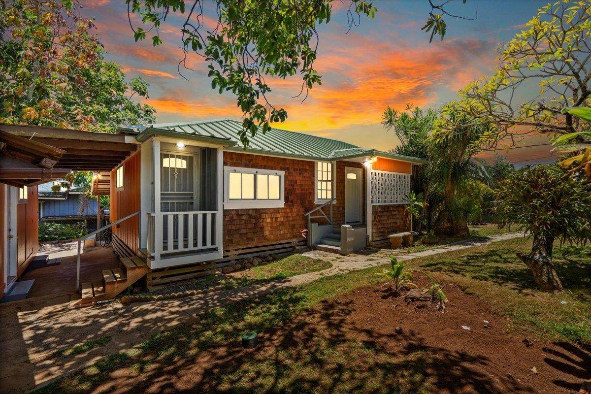 752 Noholani St - Photo 1