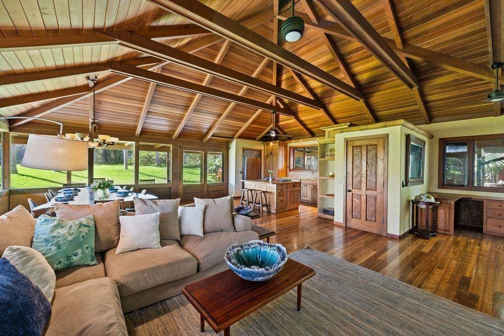 https://bt-photos.global.ssl.fastly.net/maui/orig_boomver_1_408161-2.jpg