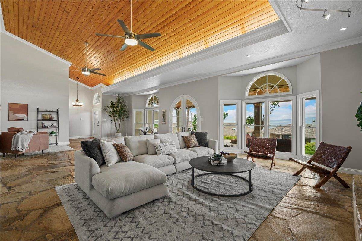 544 Iiwi Way - Photo 1
