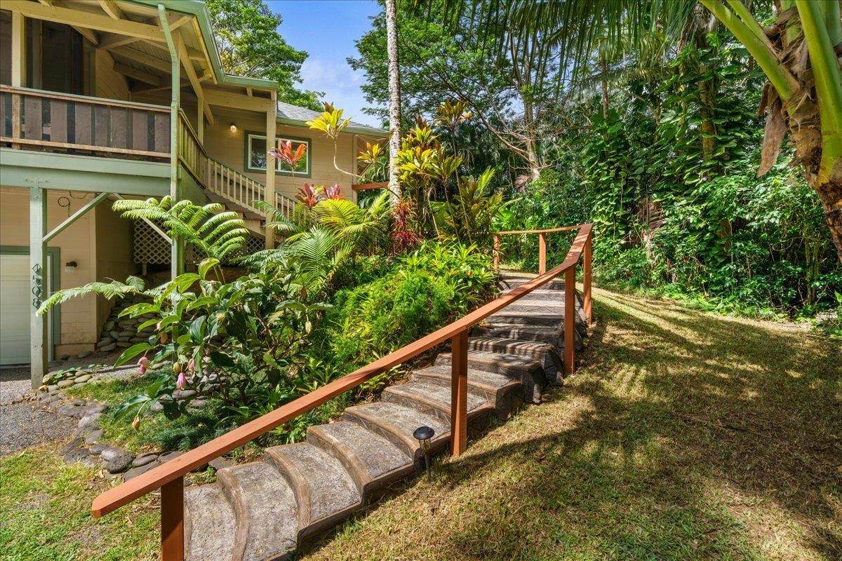https://bt-photos.global.ssl.fastly.net/maui/orig_boomver_1_409459-2.jpg