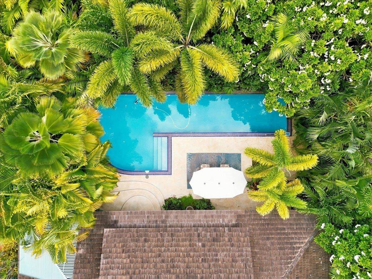 https://bt-photos.global.ssl.fastly.net/maui/1280_boomver_2_410718-2.jpg