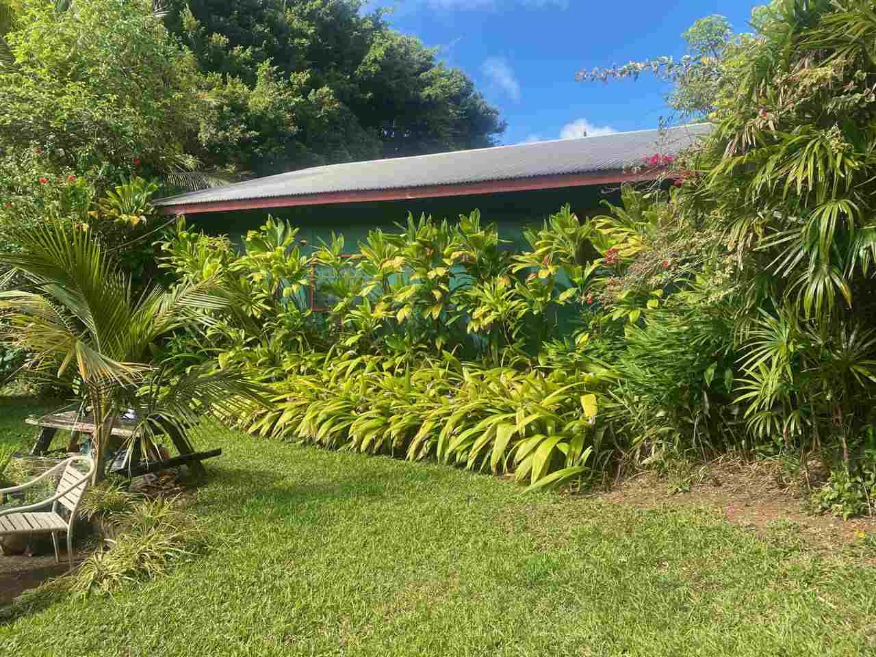 563 Kaupakalua Rd - Photo 1