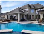 2105 Alexandra - Photo 5