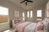 2902 Eliseo Villarreal - Photo 28