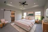 2902 Eliseo Villarreal - Photo 30