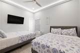 112 Dolphin - Photo 11
