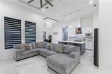 307 Paxton - Photo 4