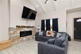 404 Dakota - Photo 2