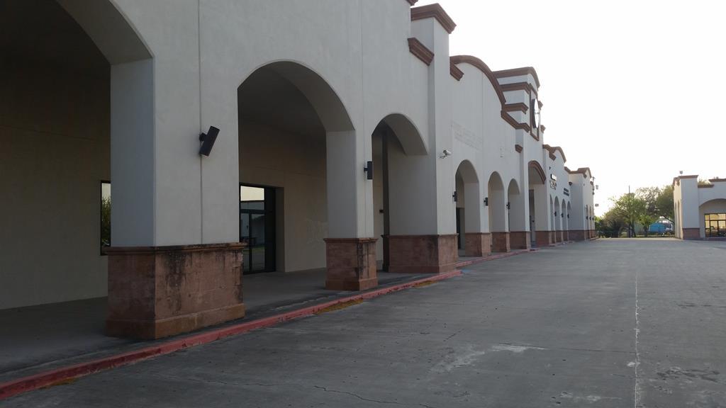 702 Expressway 83 - Photo 1