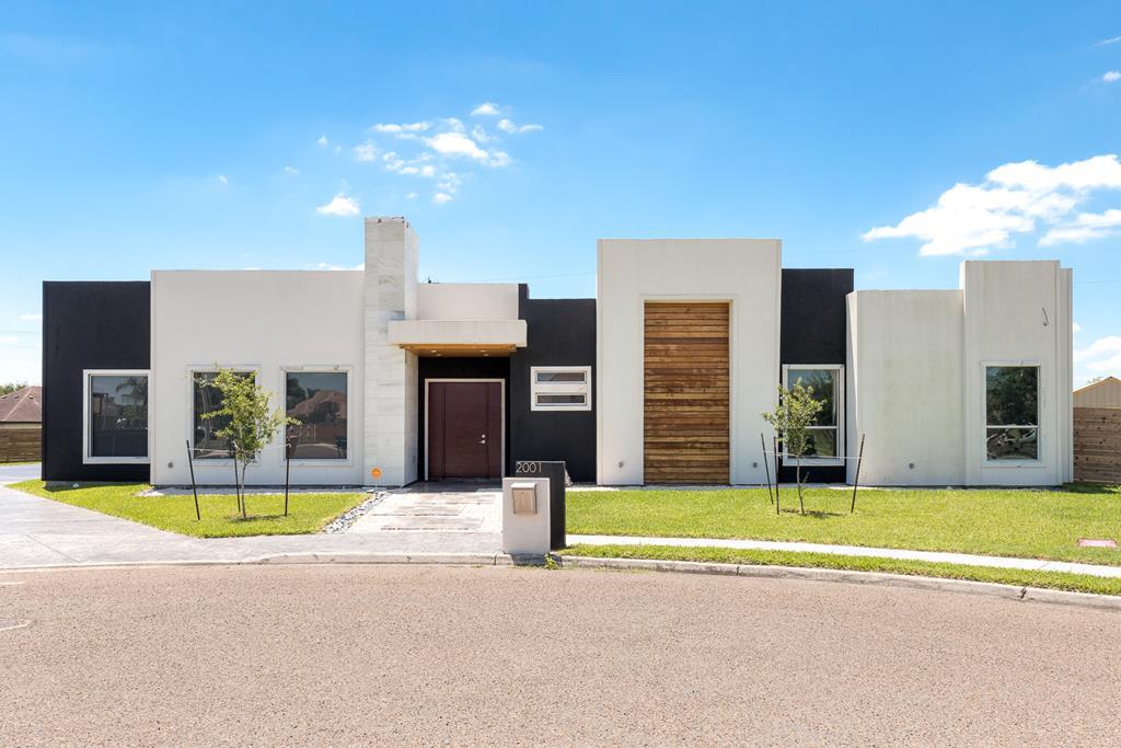 2001 30th Street - Photo 1