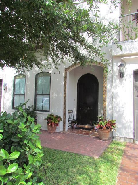 813 6th Street - Photo 1